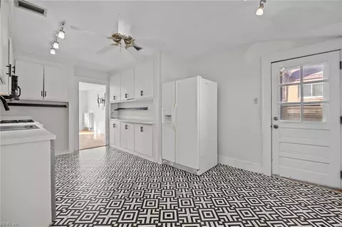 1136 Toler Pl, Norfolk, VA 23503 photo 5
