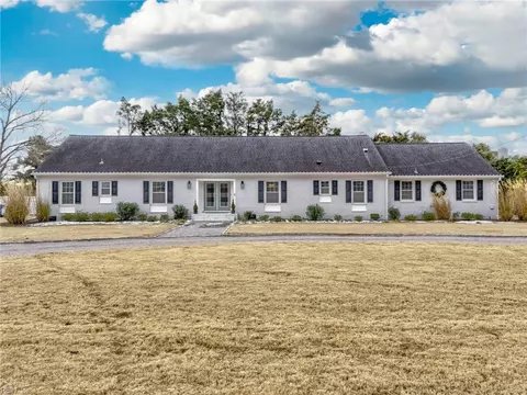 1129 Chumley Rd, Virginia Beach, VA 23451