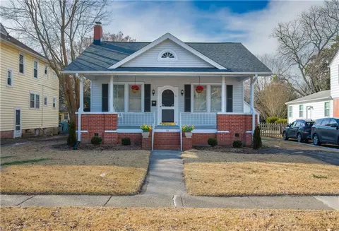 Exterior - 55 Algonquin Rd, Hampton, VA 23661 photo 2 of 7