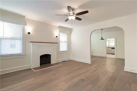 Living - 55 Algonquin Rd, Hampton, VA 23661 photo 1 of 5
