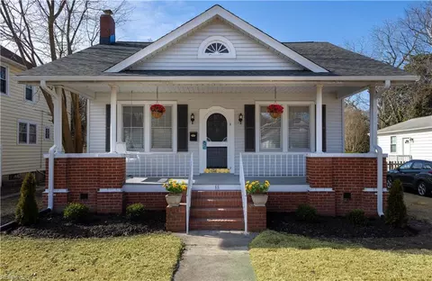 55 Algonquin Rd, Hampton, VA 23661