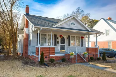 Exterior - 55 Algonquin Rd, Hampton, VA 23661 photo 3 of 7