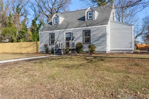 Exterior - 7926 E Glen Rd, Norfolk, VA 23505 photo 2 of 7