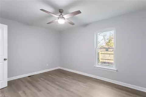 Bedroom - 7926 E Glen Rd, Norfolk, VA 23505 photo 1 of 8