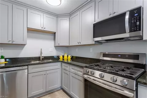 Kitchen - 7926 E Glen Rd, Norfolk, VA 23505 photo 3 of 6
