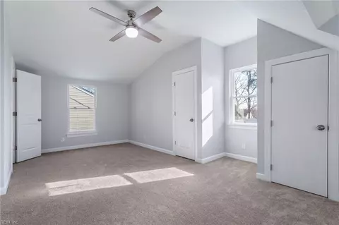 Bedroom - 7926 E Glen Rd, Norfolk, VA 23505 photo 4 of 8