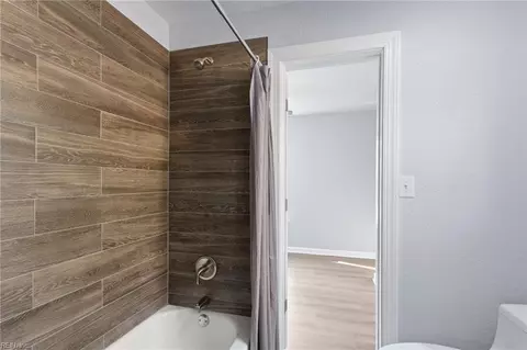 Bath - 7926 E Glen Rd, Norfolk, VA 23505 photo 1 of 5