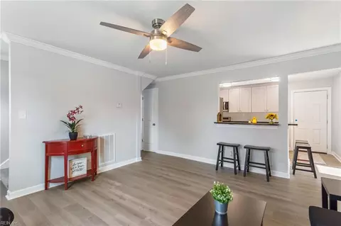Living - 7926 E Glen Rd, Norfolk, VA 23505 photo 3 of 4