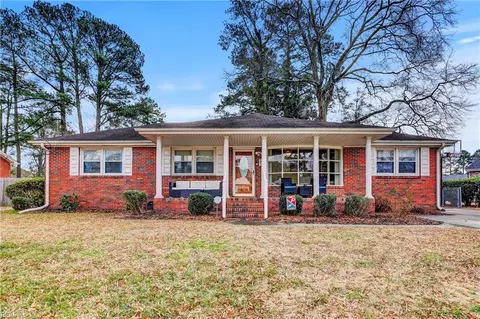 4921 Wycliff Rd, Portsmouth, VA 23703