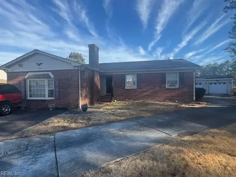 1202 Lakeview Dr, Portsmouth, VA 23701