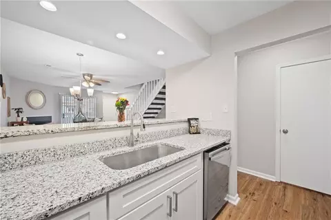 27 Tamarisk Quay Quay #E, Hampton, VA 23666 photo 9