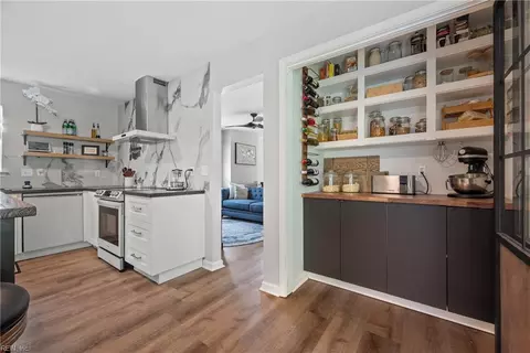 154 Riverview Ave, Smithfield, VA 23430