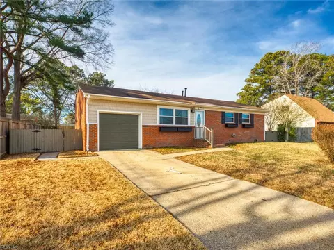 Exterior - 3929 Ahoy Dr, Chesapeake, VA 23321 photo 2 of 8