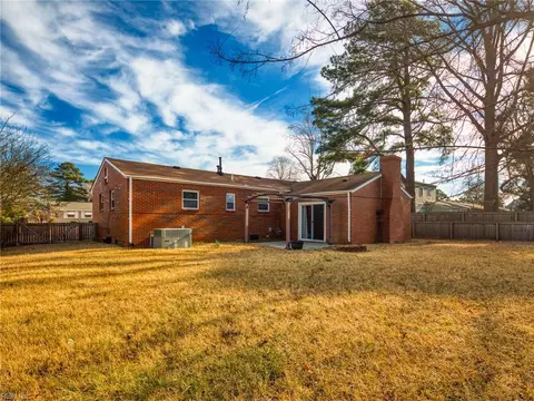 Exterior - 3929 Ahoy Dr, Chesapeake, VA 23321 photo 5 of 8