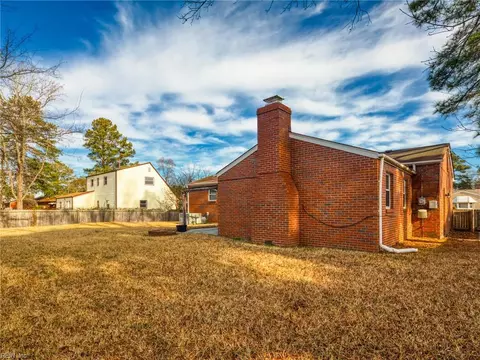 Exterior - 3929 Ahoy Dr, Chesapeake, VA 23321 photo 6 of 8