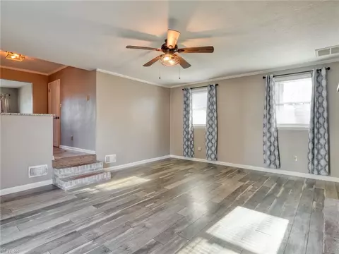 Living - 3929 Ahoy Dr, Chesapeake, VA 23321 photo 5 of 10