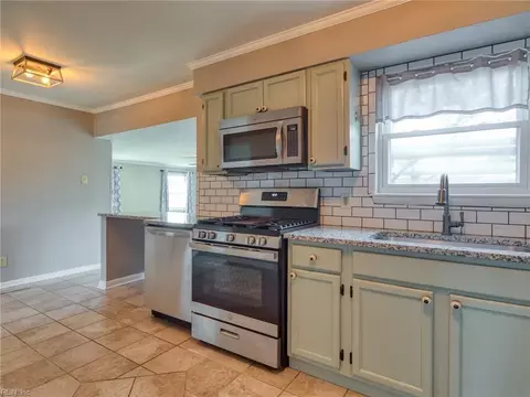 Kitchen - 3929 Ahoy Dr, Chesapeake, VA 23321 photo 4 of 4
