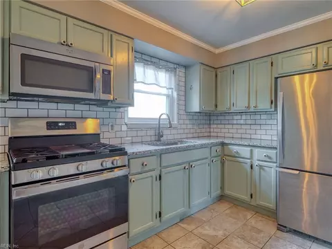 Kitchen - 3929 Ahoy Dr, Chesapeake, VA 23321 photo 2 of 4