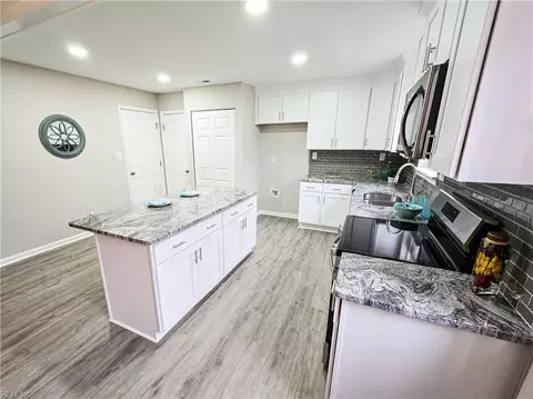 1337 Pierside Ct, Virginia Beach, VA 23453