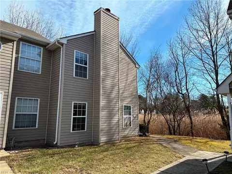 330 Rivers Ridge Cir, Newport News, VA 23608