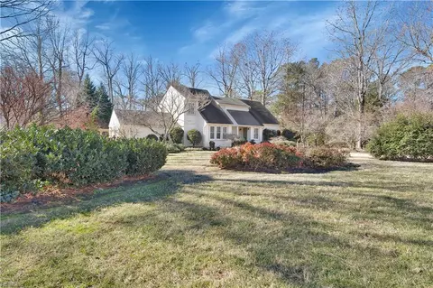 1201 N Inlynnview Rd, Virginia Beach, VA 23454