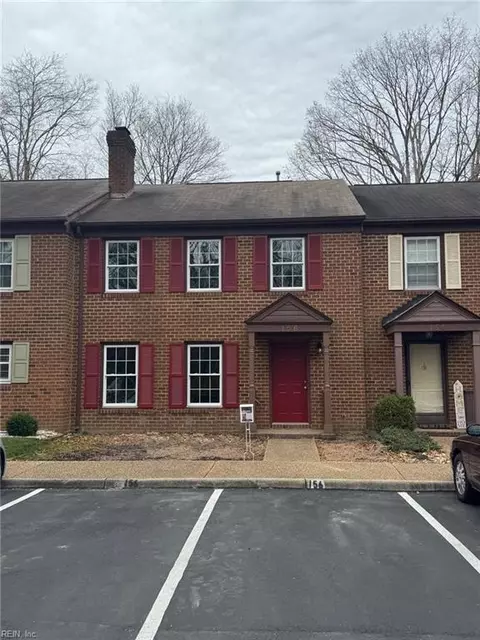 156 Kenilworth Dr, Newport News, VA 23606