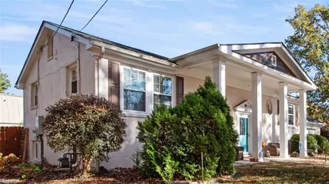 1100 Bluebird Dr, Virginia Beach, VA 23451