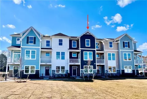1064 Butte Ln, Chesapeake, VA 23320