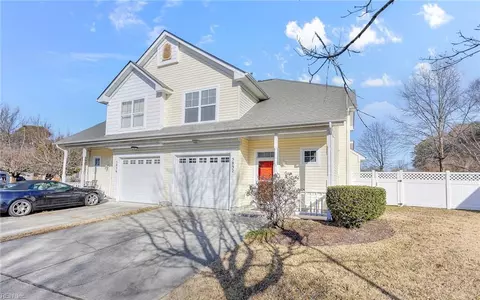 5832 Reon Ct, Virginia Beach, VA 23464