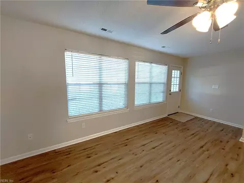138 Corwin Cir, Hampton, VA 23666 photo 13