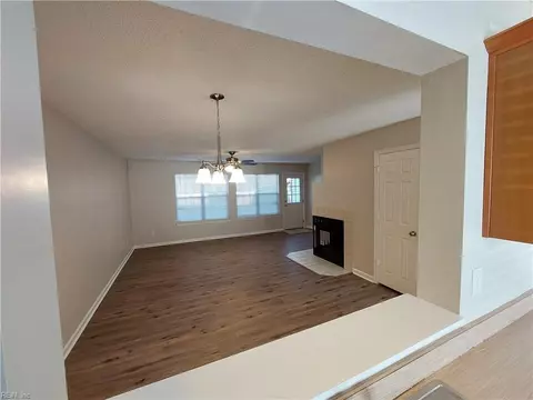 138 Corwin Cir, Hampton, VA 23666 photo 7