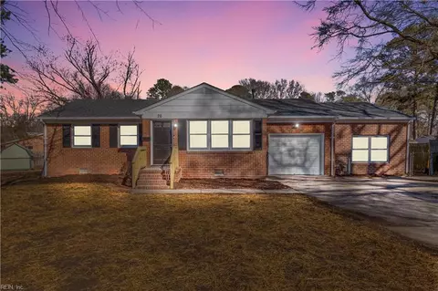 26 Dinwiddie Pl, Newport News, VA 23608