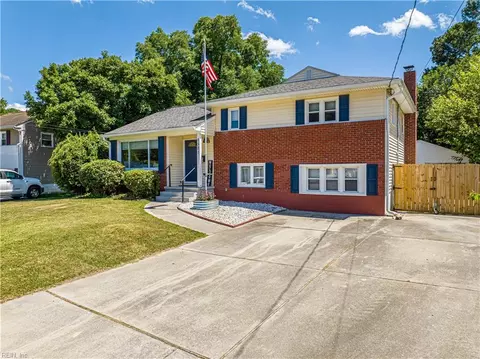 5521 Forest View Dr, Virginia Beach, VA 23455