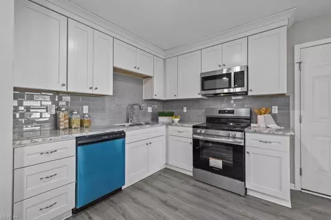 1001 Tradewinds Rd, Virginia Beach, VA 23464