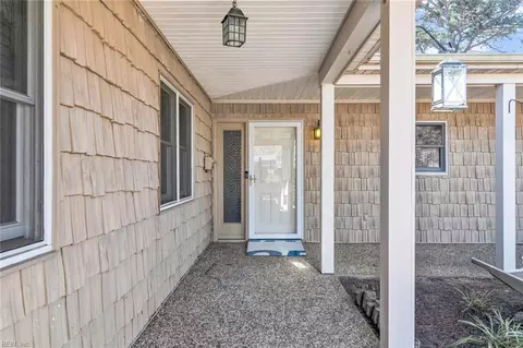 19 Raymond Dr, Hampton, VA 23666 photo 3