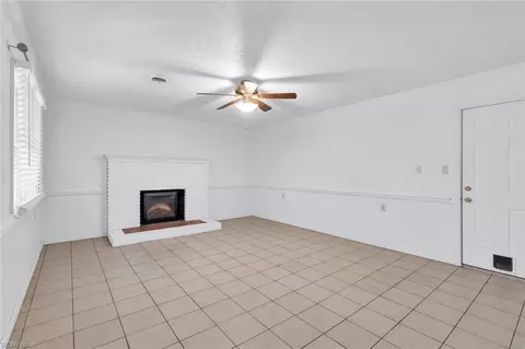 19 Raymond Dr, Hampton, VA 23666 photo 11