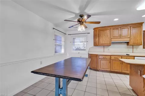 19 Raymond Dr, Hampton, VA 23666 photo 9