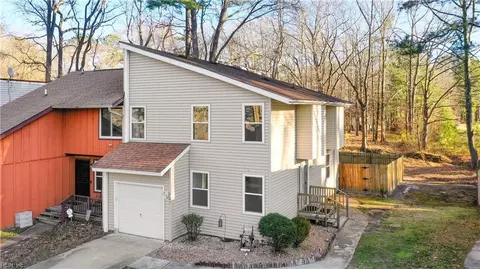 627 Pine Bnd, Chesapeake, VA 23320