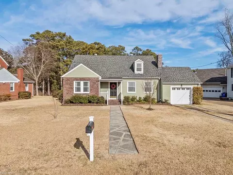 4420 Seagrove Rd, Portsmouth, VA 23703