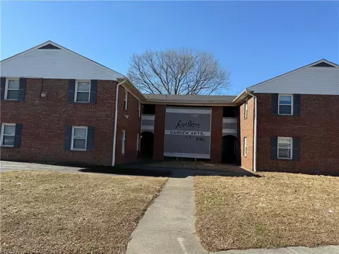 1712 Bainbridge Blvd, Chesapeake, VA 23324