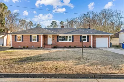 557 Blount Point Rd, Newport News, VA 23606
