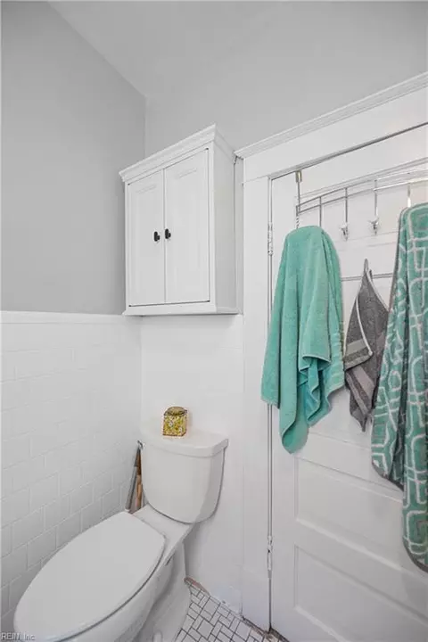Bath - 126 Ocanoe Pl, Hampton, VA 23661 photo 1 of 1