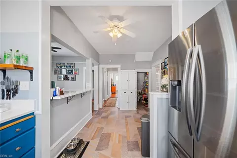 Entry Way - 126 Ocanoe Pl, Hampton, VA 23661 photo 4 of 6