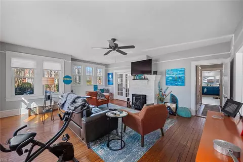 Living - 126 Ocanoe Pl, Hampton, VA 23661 photo 2 of 2