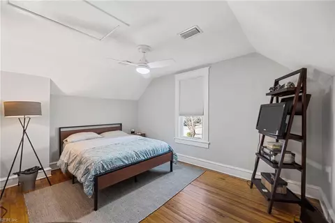 Bedroom - 126 Ocanoe Pl, Hampton, VA 23661 photo 5 of 6