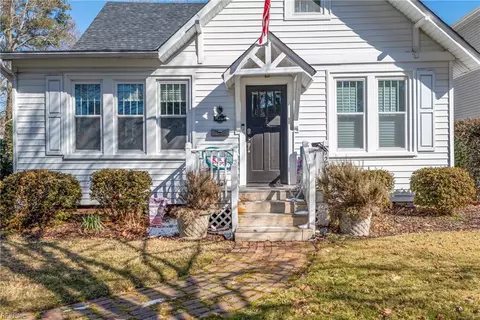 Exterior - 126 Ocanoe Pl, Hampton, VA 23661 photo 2 of 13