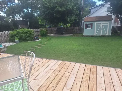 Exterior - 126 Ocanoe Pl, Hampton, VA 23661 photo 6 of 13