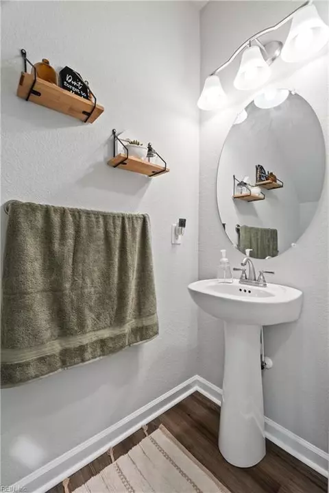 Bath - 1306 17th St, Chesapeake, VA 23324 photo 2 of 4