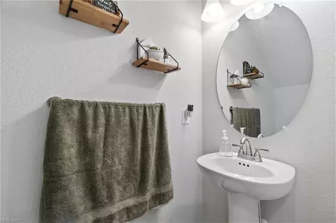 Bath - 1306 17th St, Chesapeake, VA 23324 photo 1 of 4