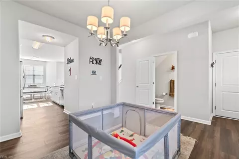 Entry Way - 1306 17th St, Chesapeake, VA 23324 photo 8 of 11